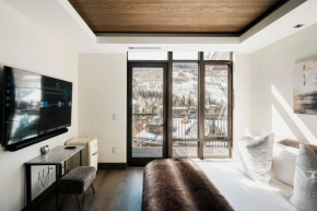 Lavish 2-Bedroom with Four Seasons Flair